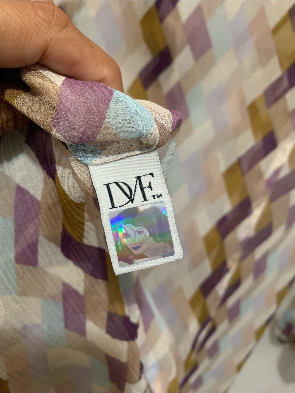 Diane von Furstenberg Sheer Silk Geometrical Zig Zag Button Down - Picture 9 of 9